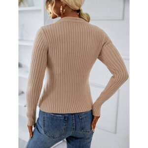 Long-Sleeved Women’s Sweater with Slim Fit Design