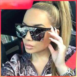 Unleash Your Inner Diva with Women’s Oversized Sunglasses