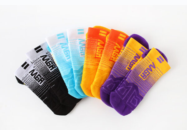 Women's Mid Tube Cotton Socks for Everyday Comfort - Image 4