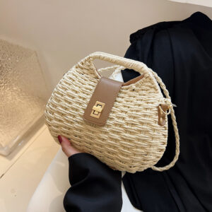 Woven Straw Shoulder Bag Perfect for Women on the Go