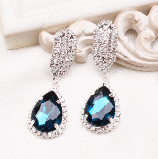 Crystal drop earrings - Image 3